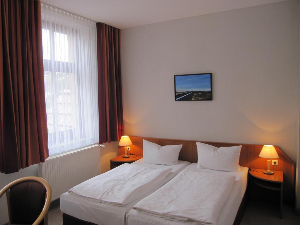 Hotel Am Kellerberg Trockenborn-Wolfersdorf Exterior photo